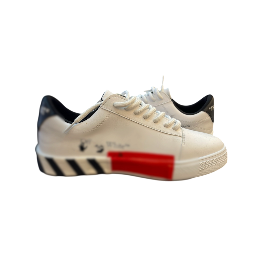 Of whte White Leather Shoes